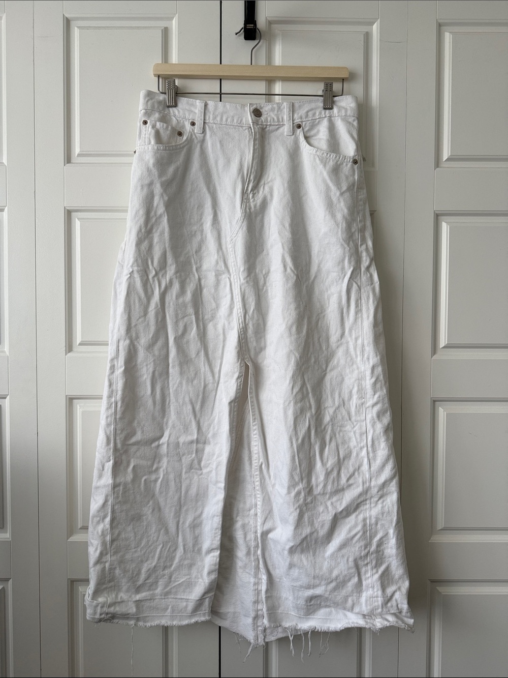 GAP 100% Cotton White Denim Maxi Skirt - Size 8 (29)